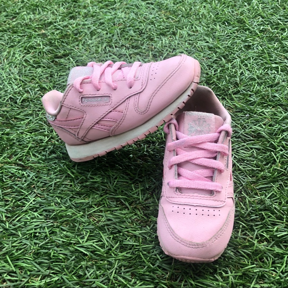 Reebok Pink Classic Leather shoes little girls (7) - Picture 2 of 7